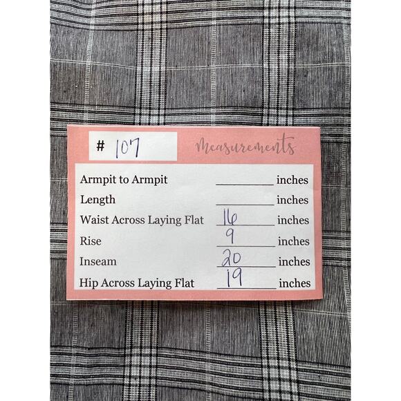 Dockers Mid Rise Curvy Grey Black White Plaid Casual Capri Pants Size 10 - Picture 8 of 8